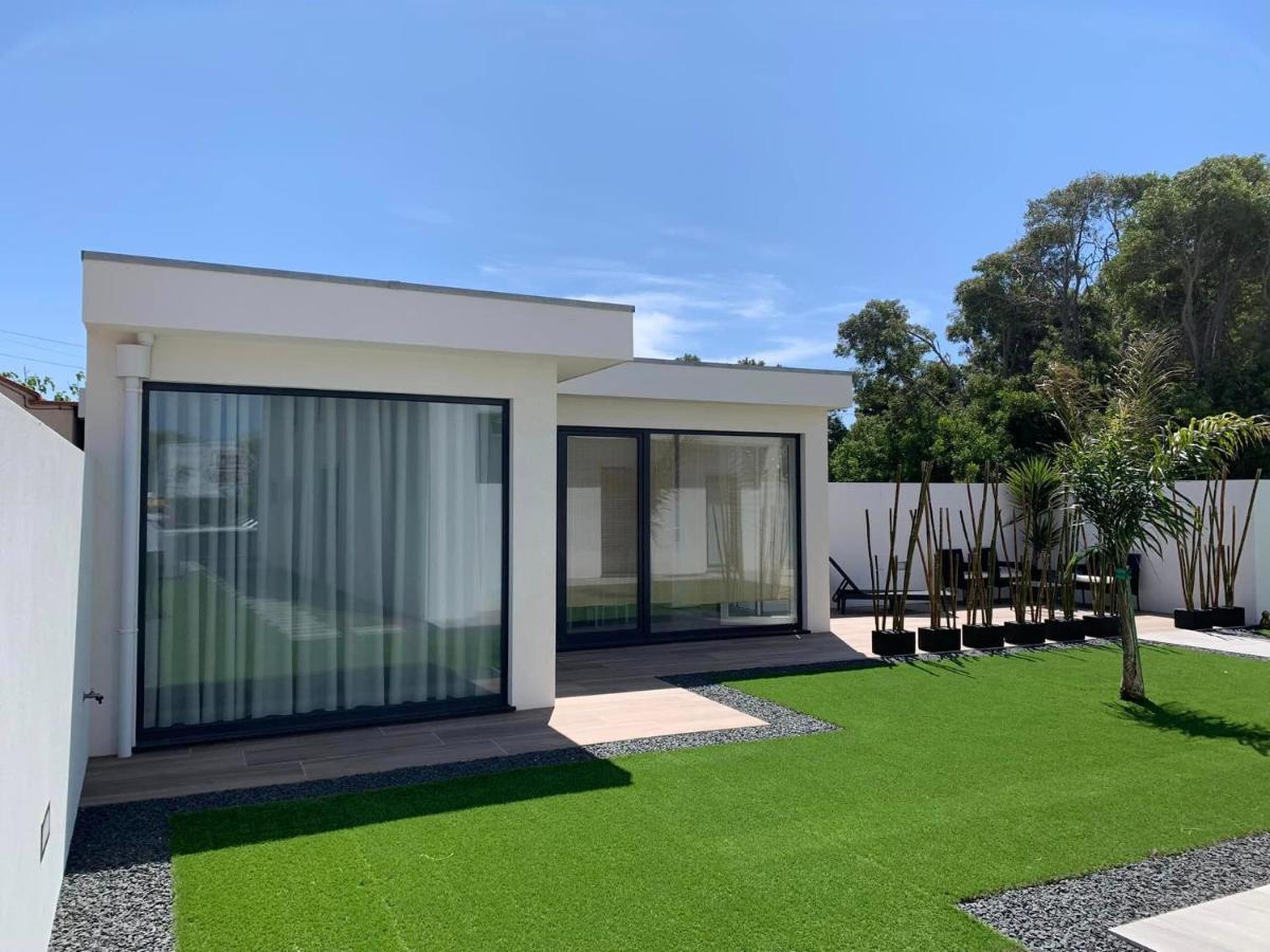 Oliver Beach House Poco da Cruz Εξωτερικό φωτογραφία